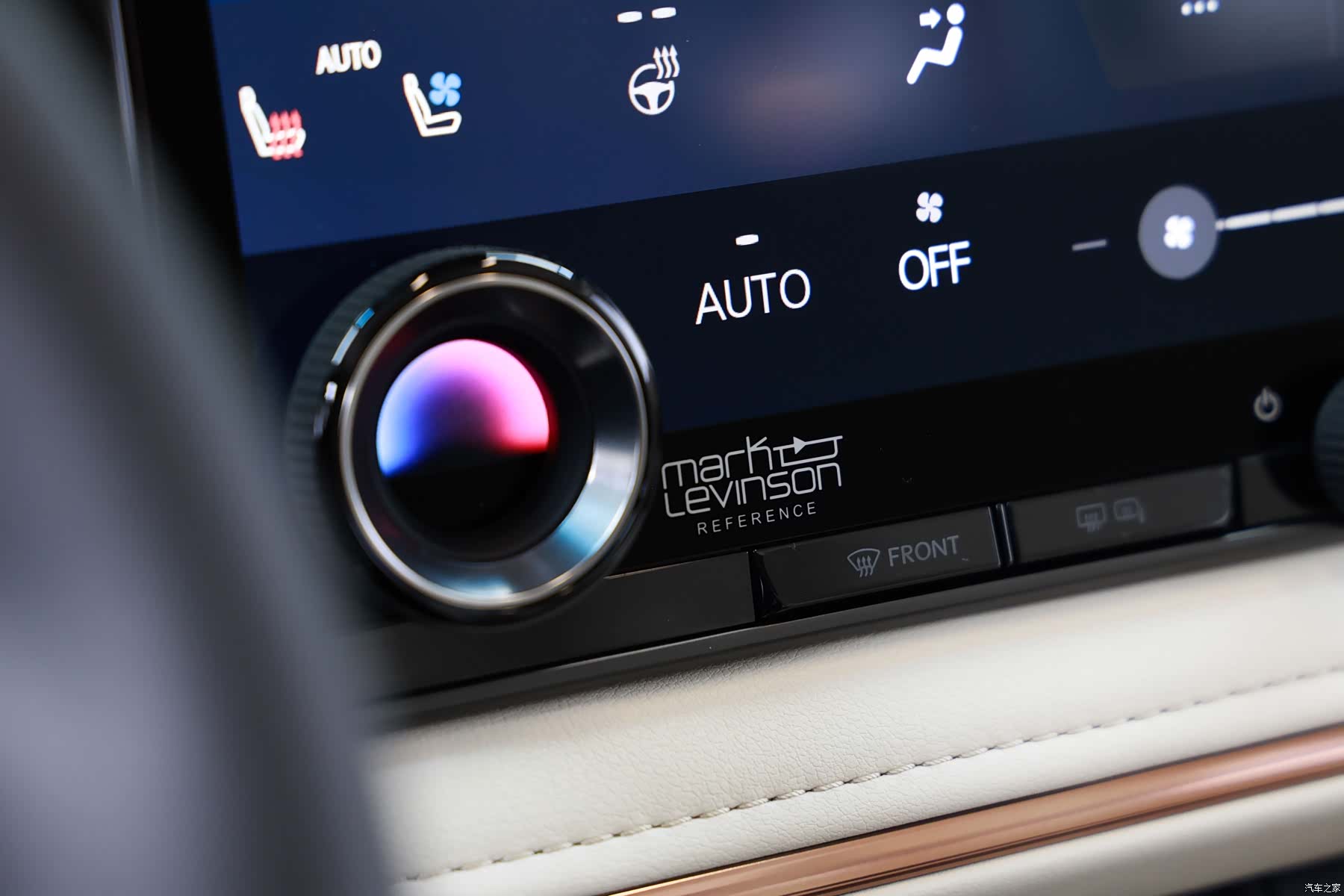 Lexus LM, 2025 10