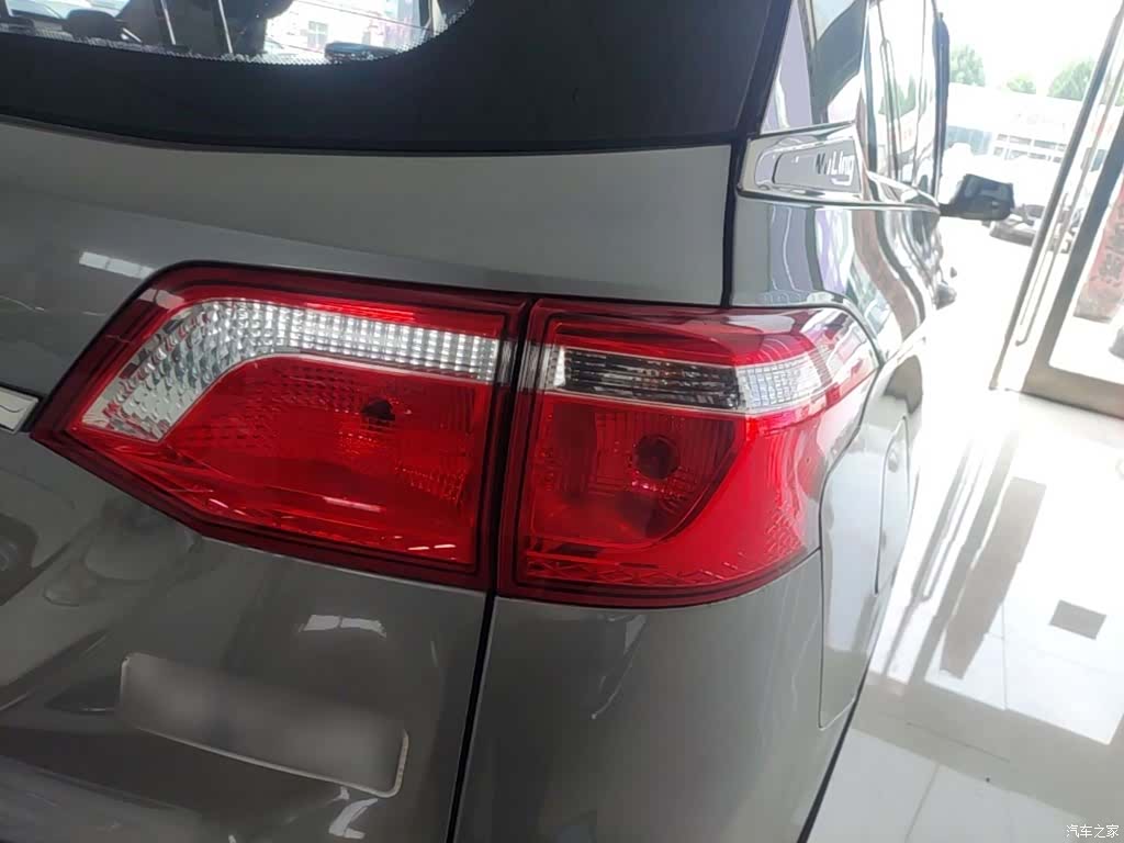 Wuling Hongguang, 2019 8