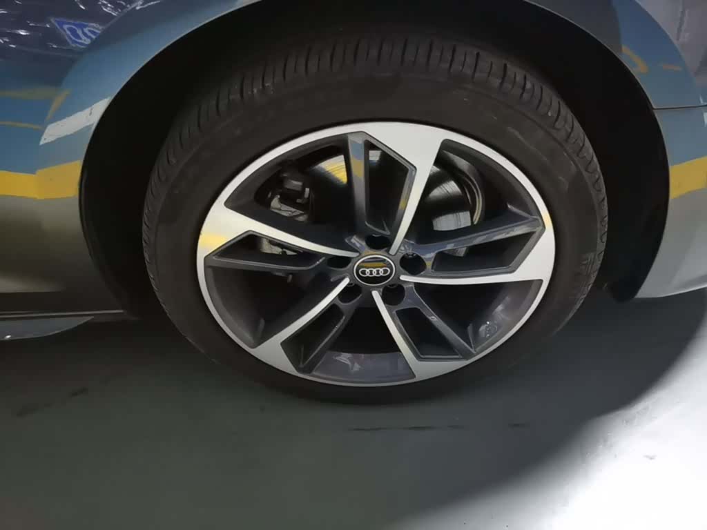 Audi A4L, 2024 14
