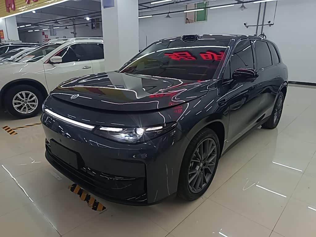 Leapmotor C10