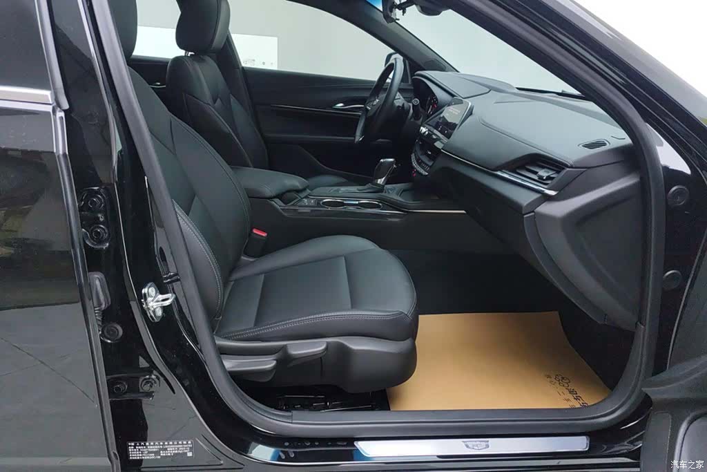 Cadillac CT4, 2023 8