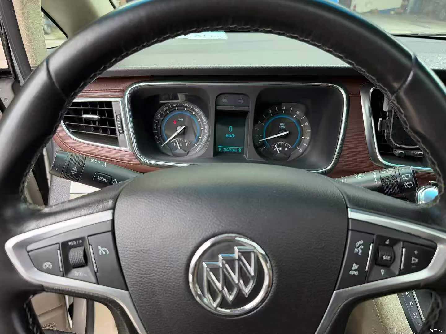 Buick GL8, 2017 4