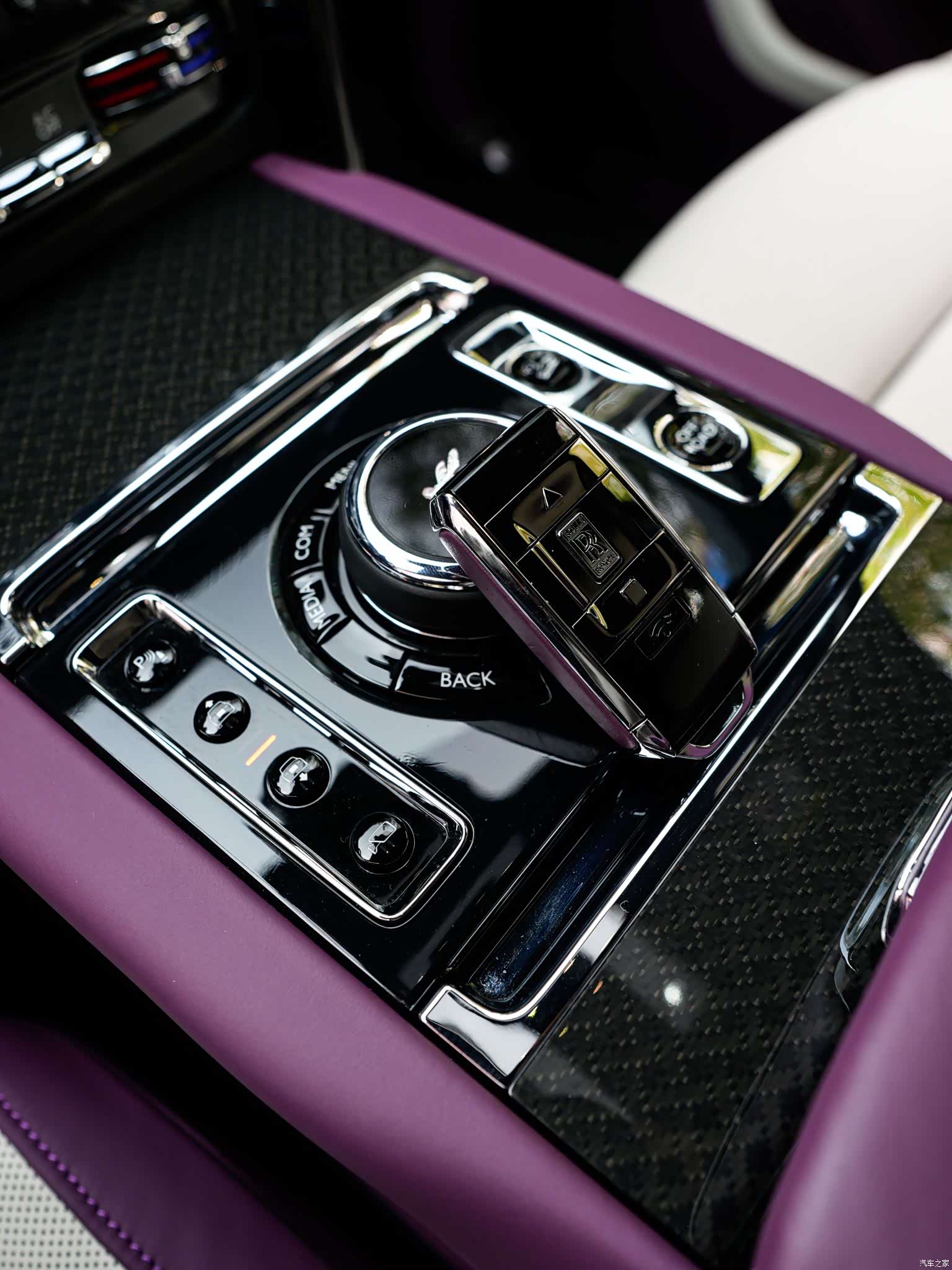 Rolls-Royce Cullinan, 2022 10