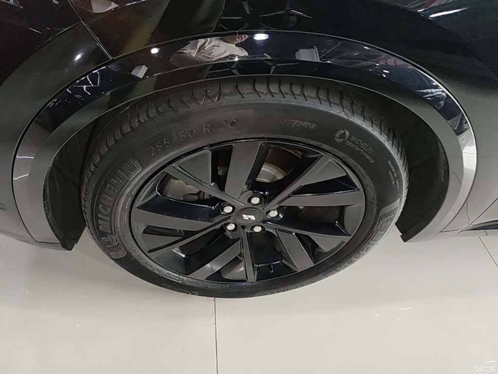 Li Auto L8, 2023 23