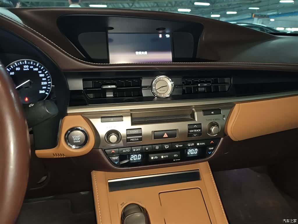 Lexus ES, 2016 6