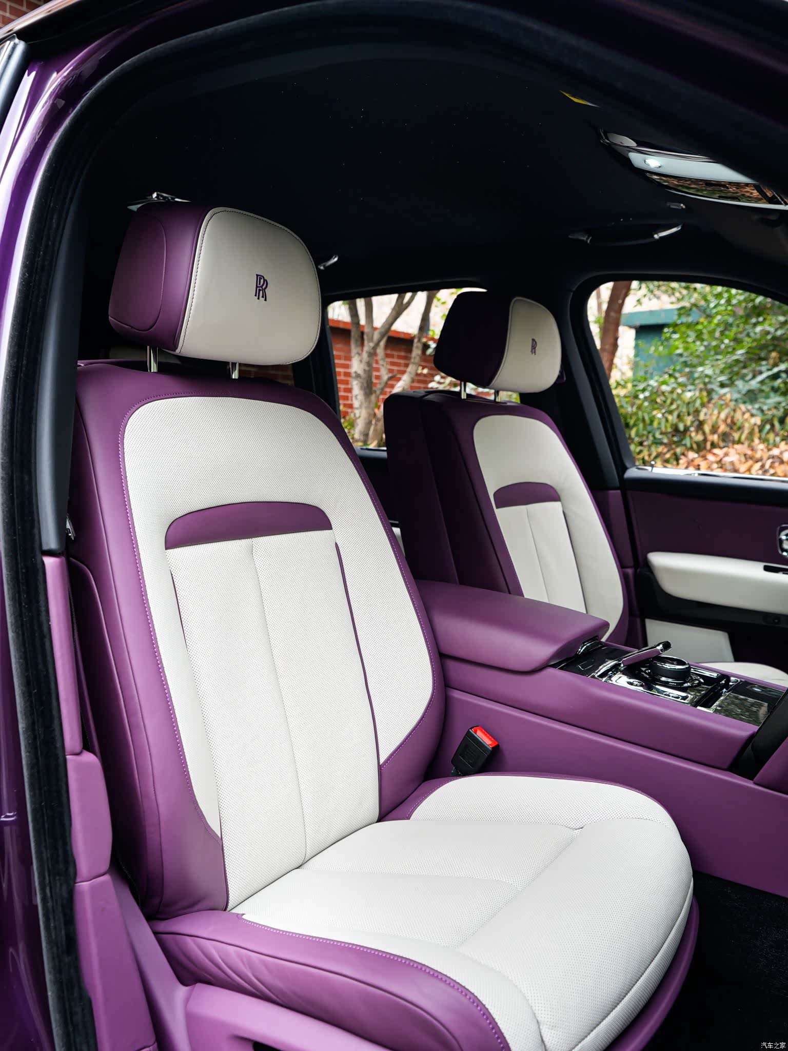Rolls-Royce Cullinan, 2022 13