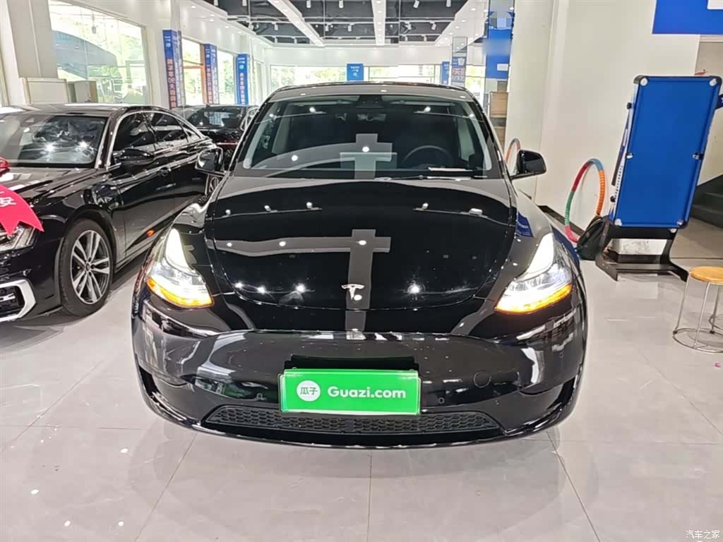 Tesla Model Y, 2023 3
