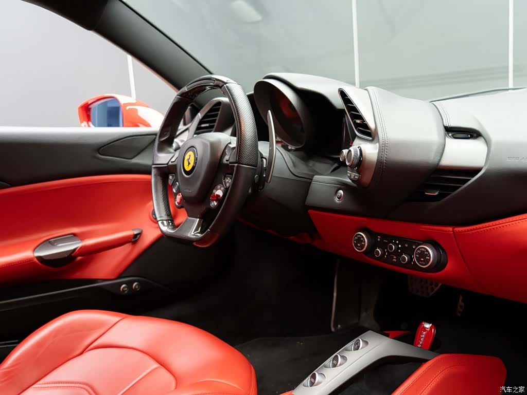 Ferrari 488, 2018 14