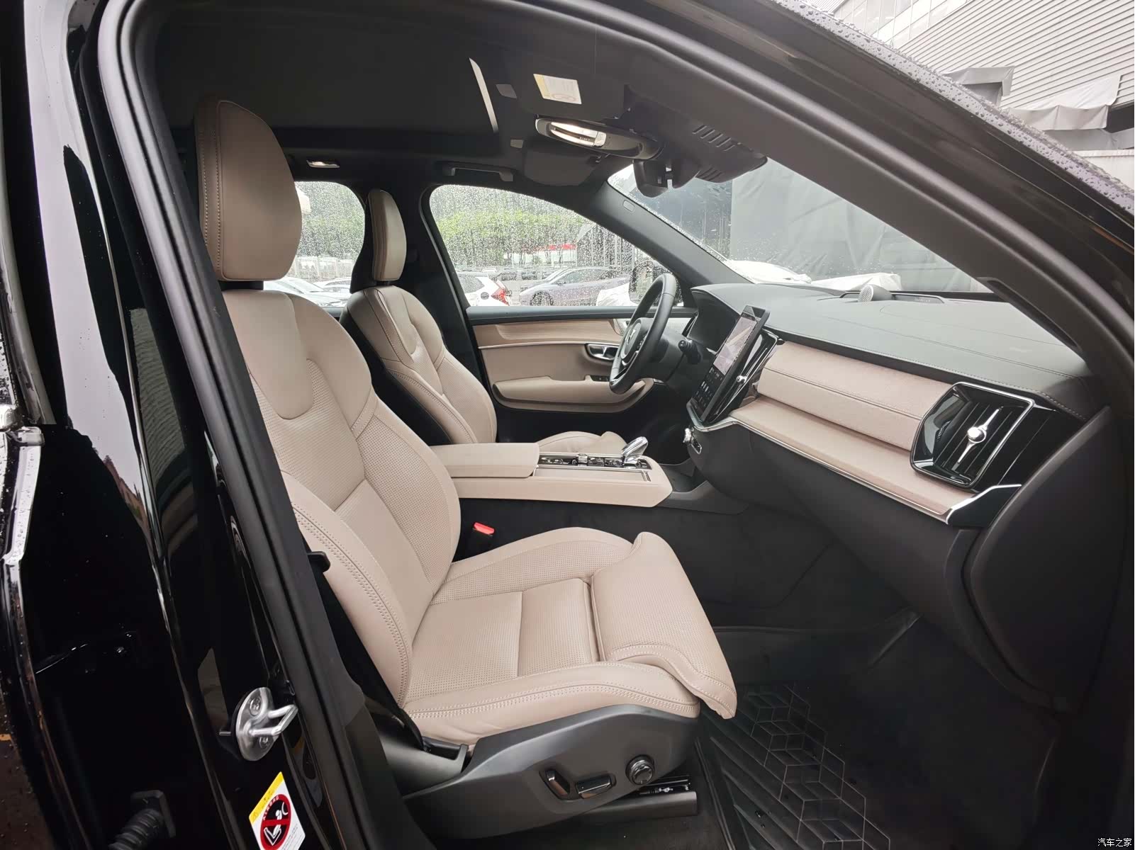 Volvo XC90, 2025 18