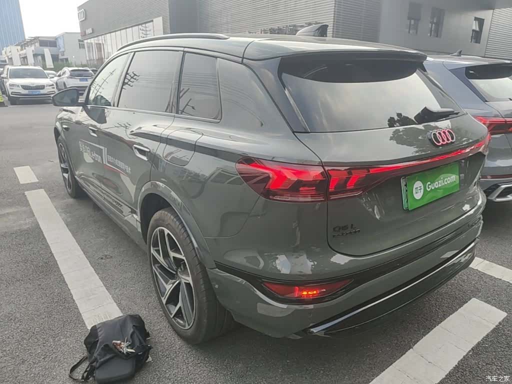 Audi e-tron, 2026 все фото
