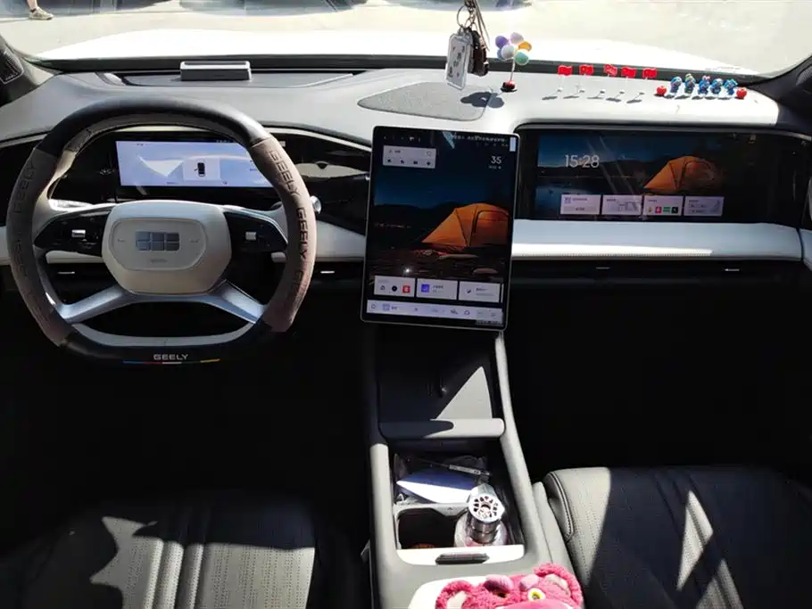 Geely Galaxy Galaxy L7