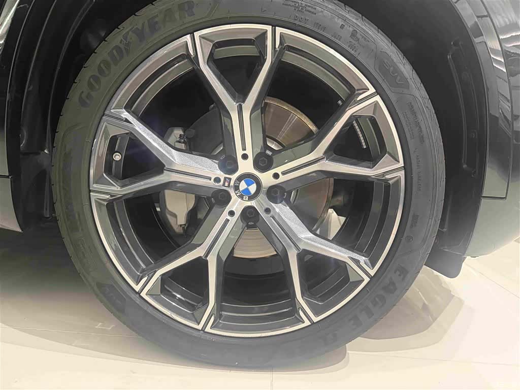 BMW X5, 2025 все фото