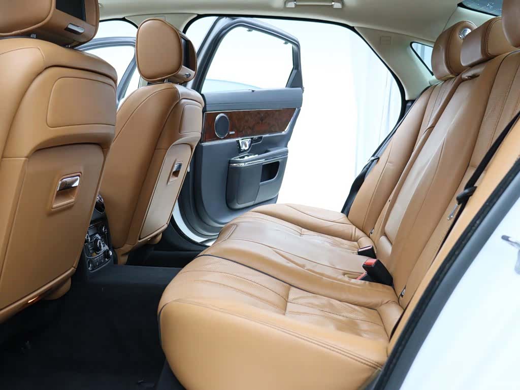 Jaguar XJ, 2014 6
