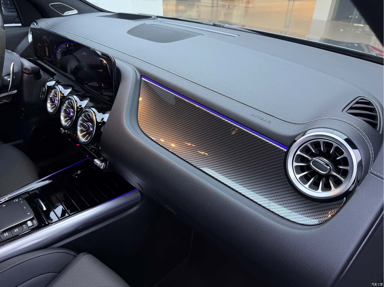 Mercedes-Benz GLA, 2023 15