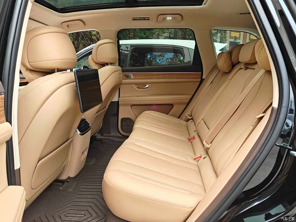 AITO M7, 2024 все фото
