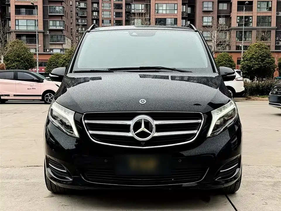 Mercedes-Benz V-class