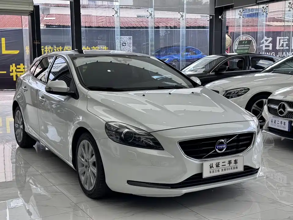Volvo V40