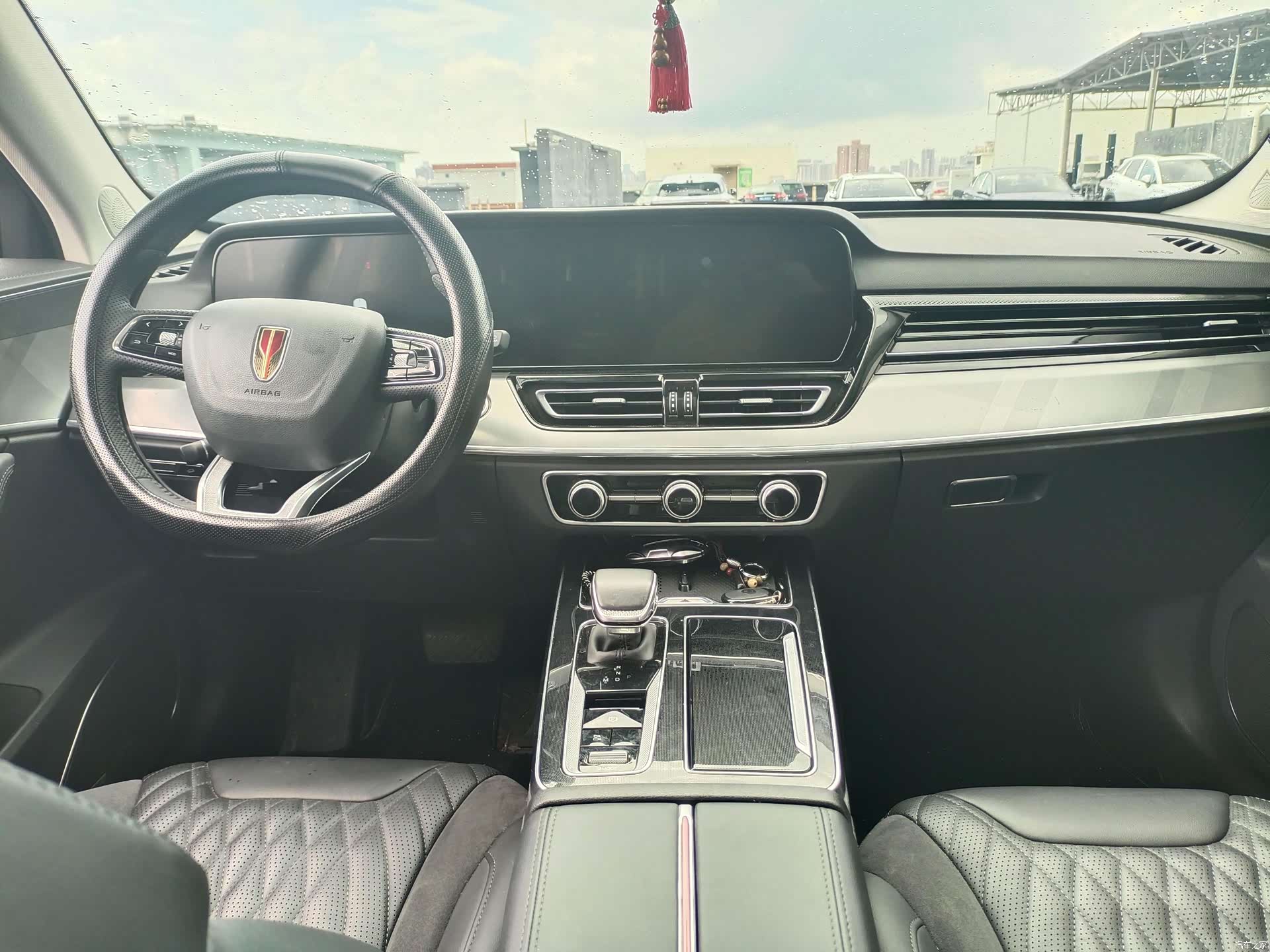 Hongqi HS5, 2023 4