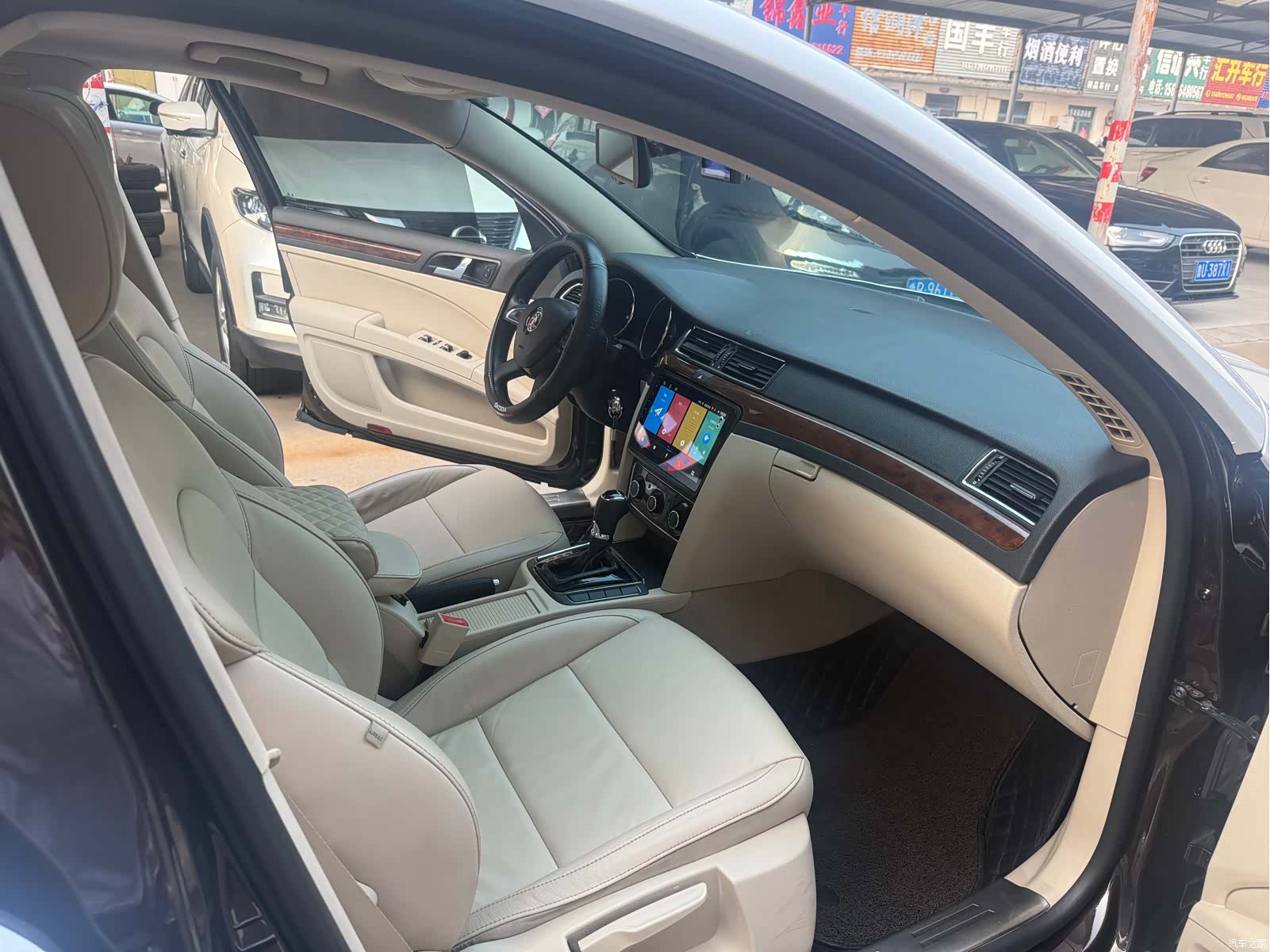 Skoda Superb, 2014 8