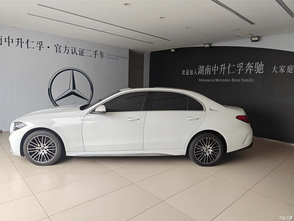 Mercedes-Benz C-Class, 2025 4