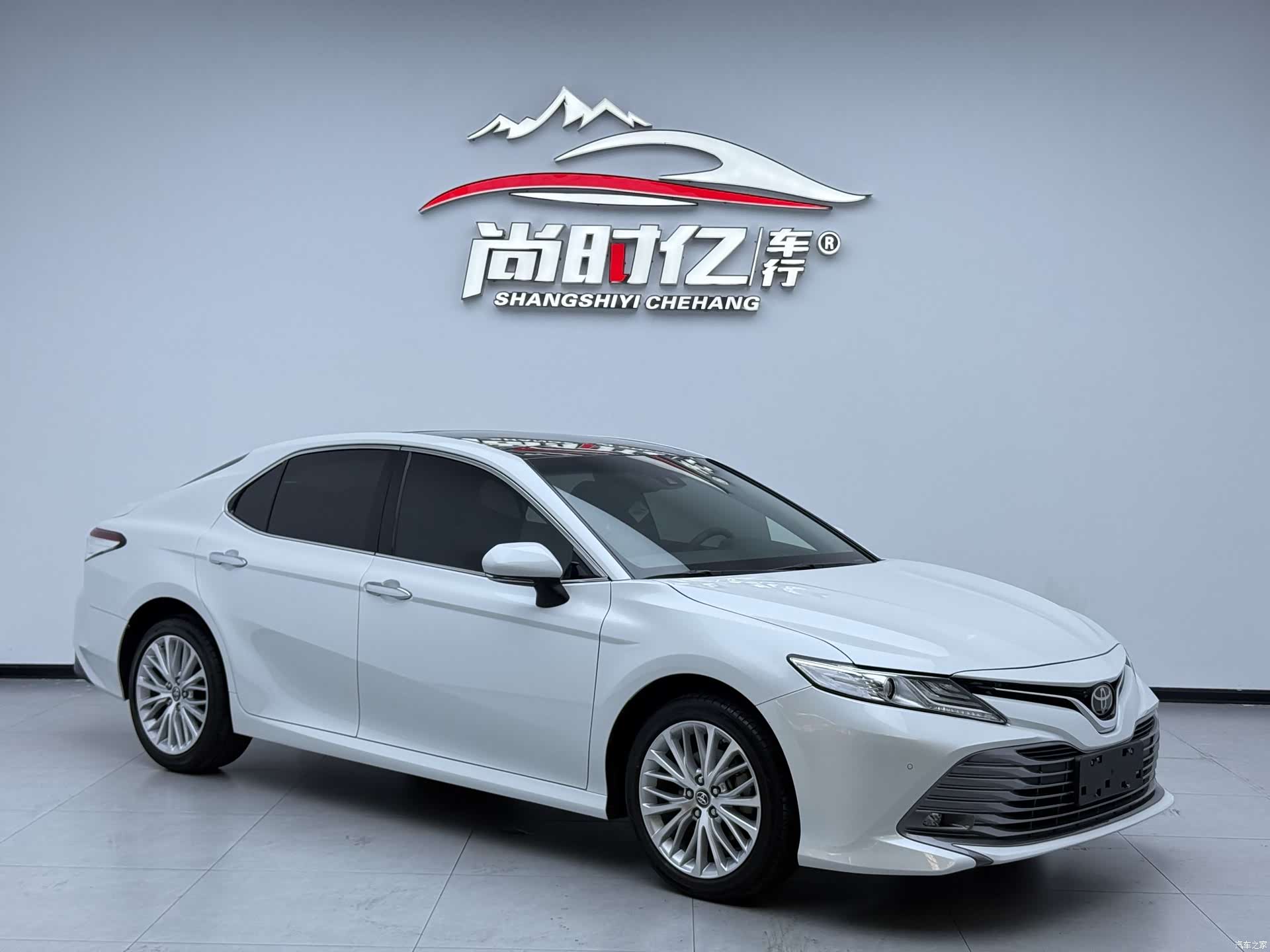 Toyota Camry, 2021 3