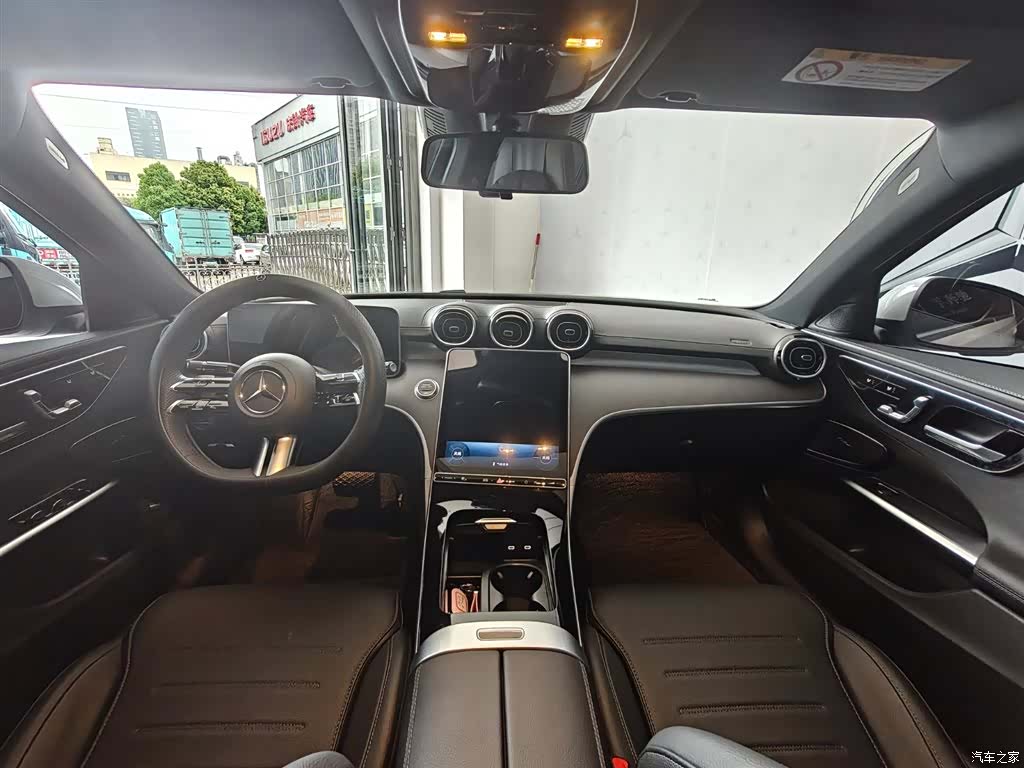 Mercedes-Benz C-Class, 2025 14