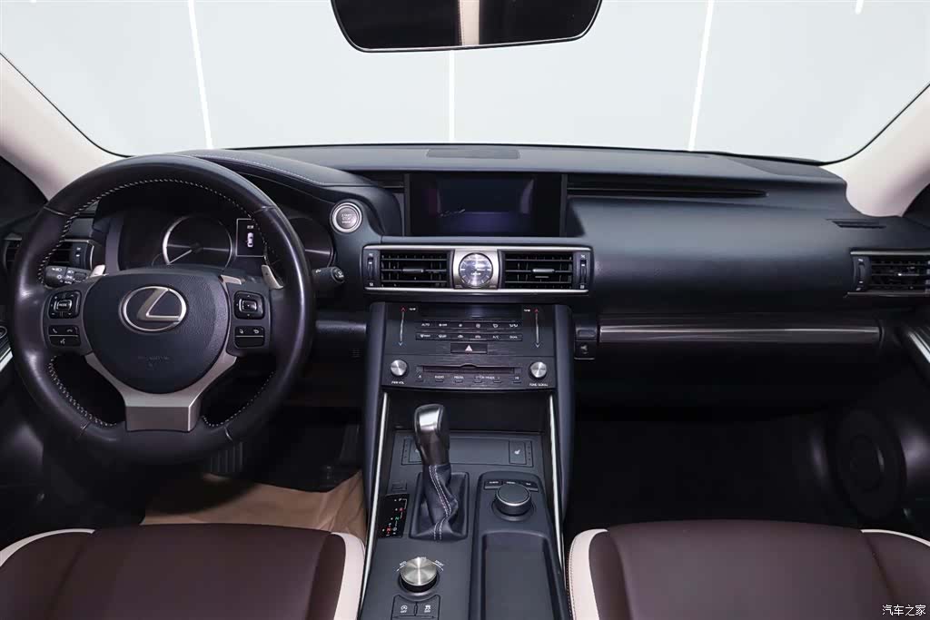 Lexus IS, 2017 21