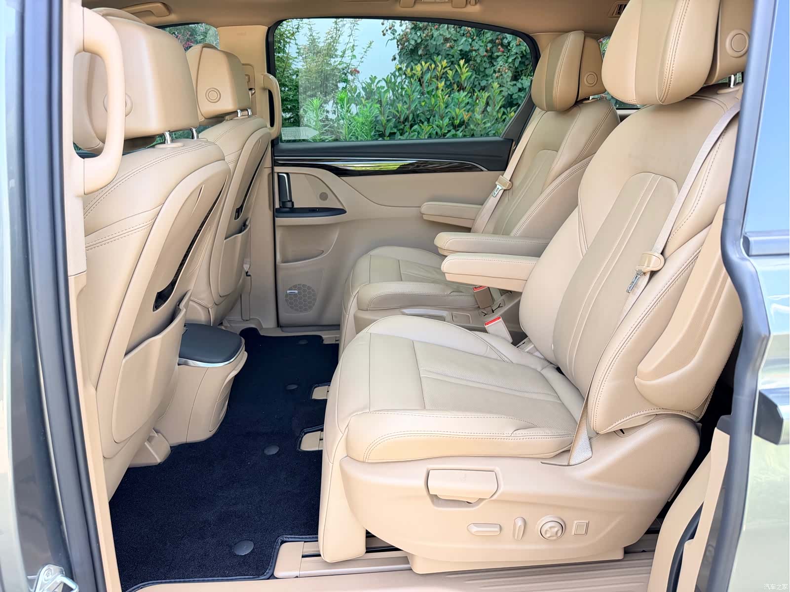 Buick GL8, 2019 9