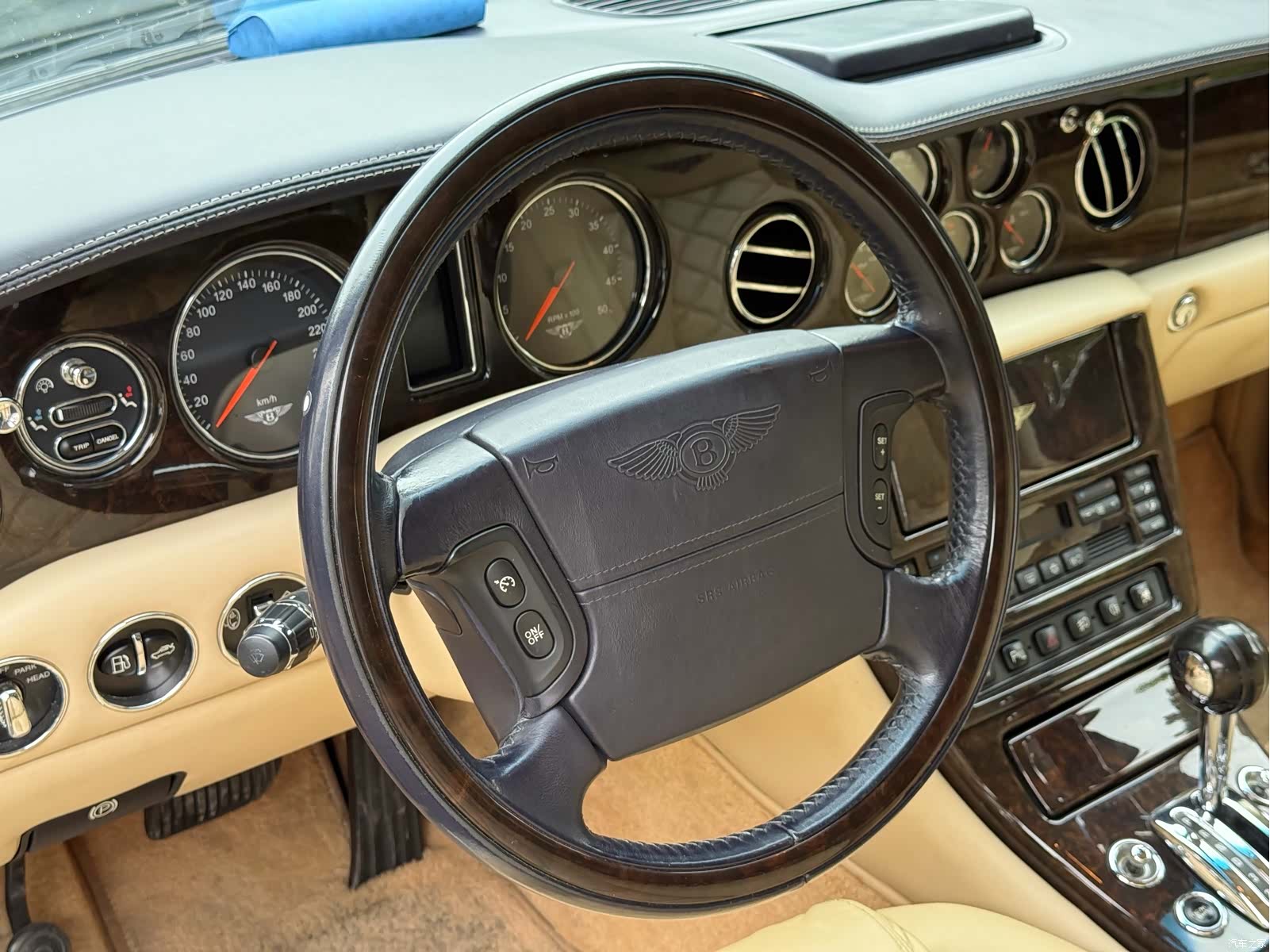 Bentley R, 2005 все фото