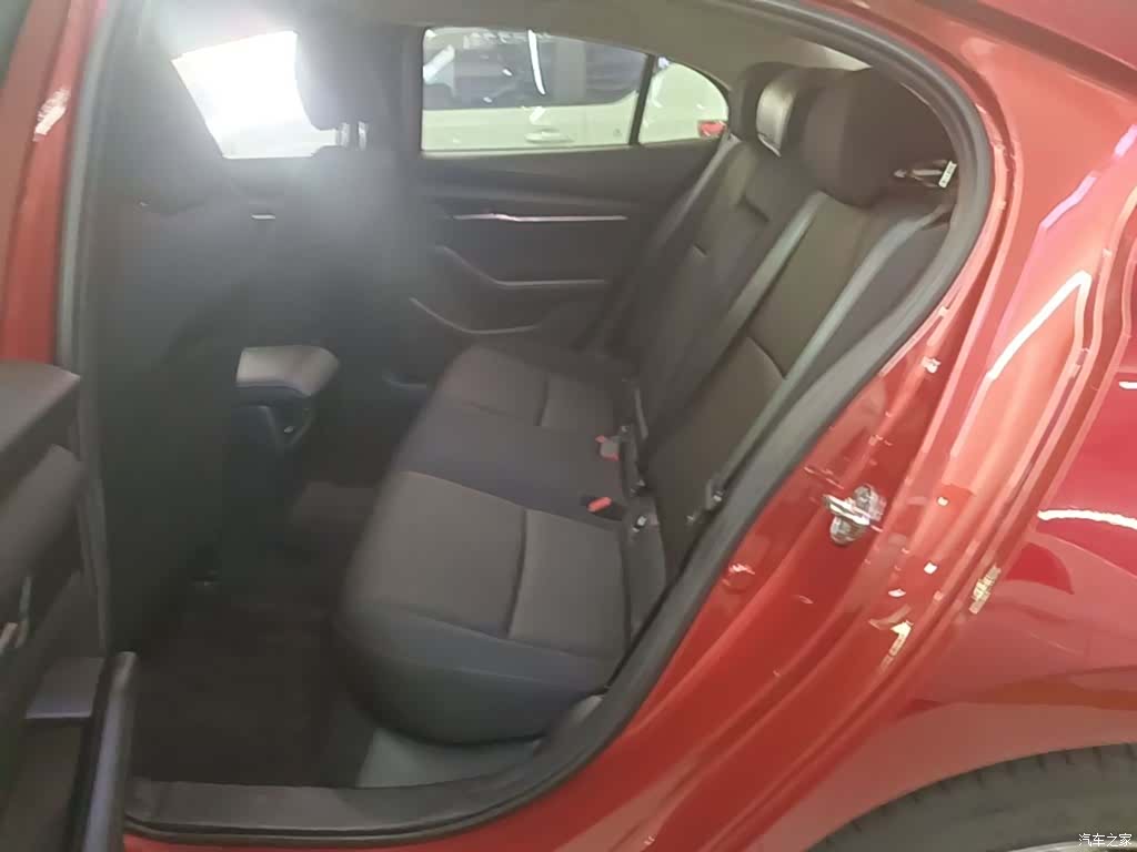 Mazda Mazda3, 2020 17