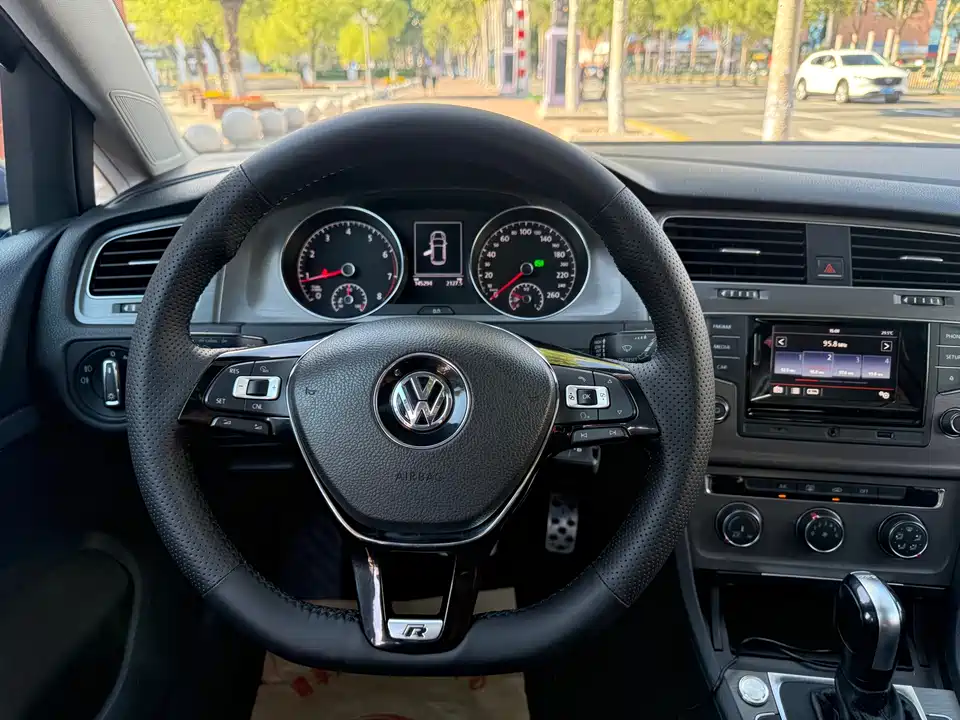 Volkswagen golf