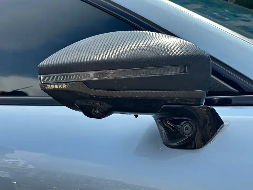 Zeekr 001