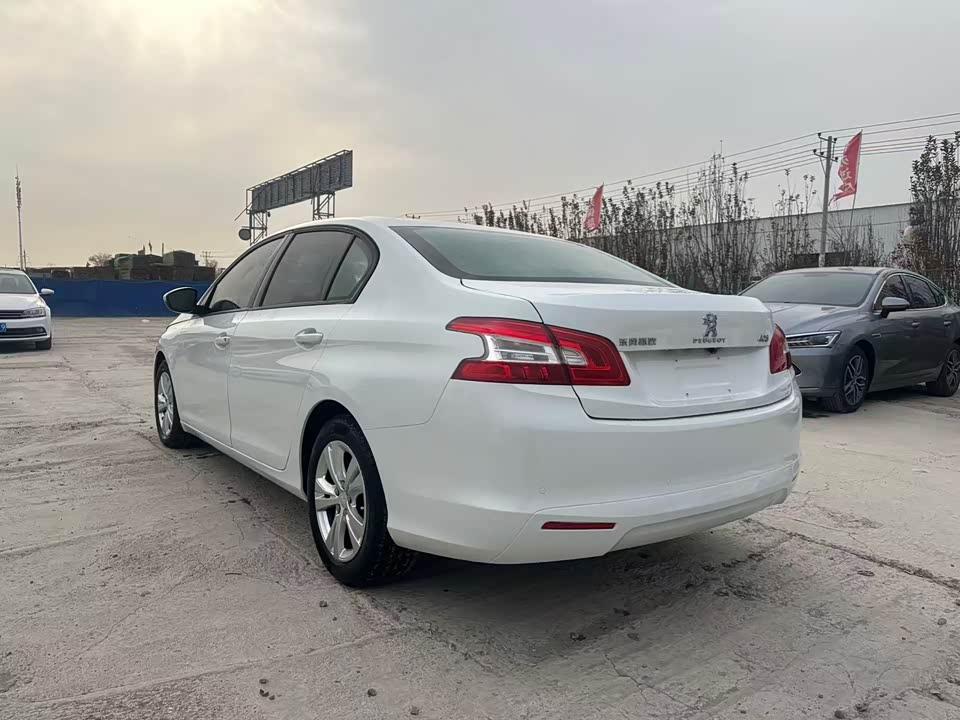 Peugeot 408