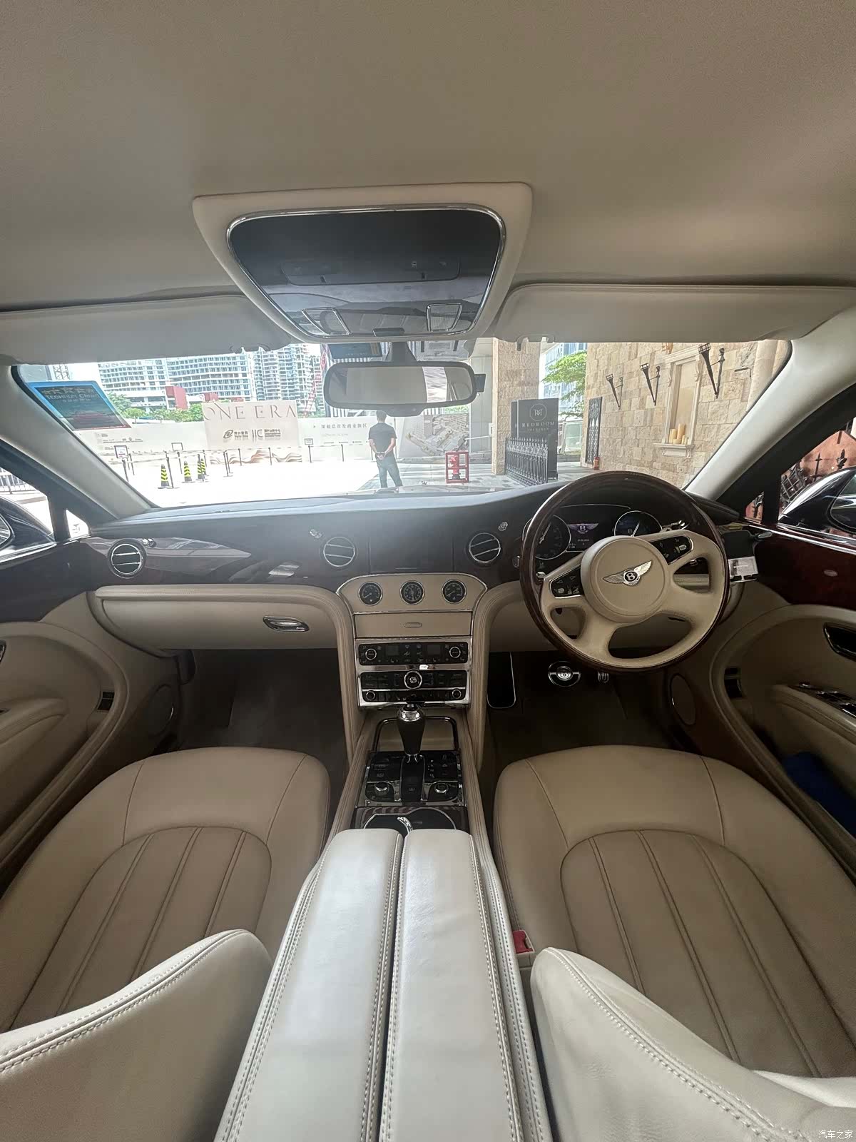 Bentley Mulsanne, 2012 8