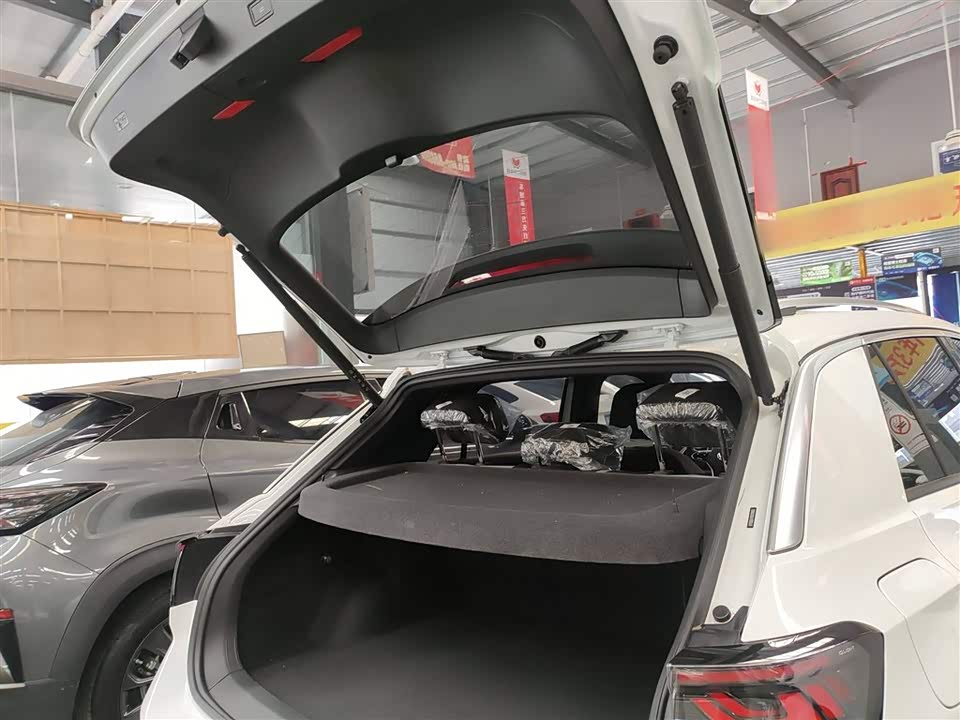 Volkswagen T-ROC exploring Songs