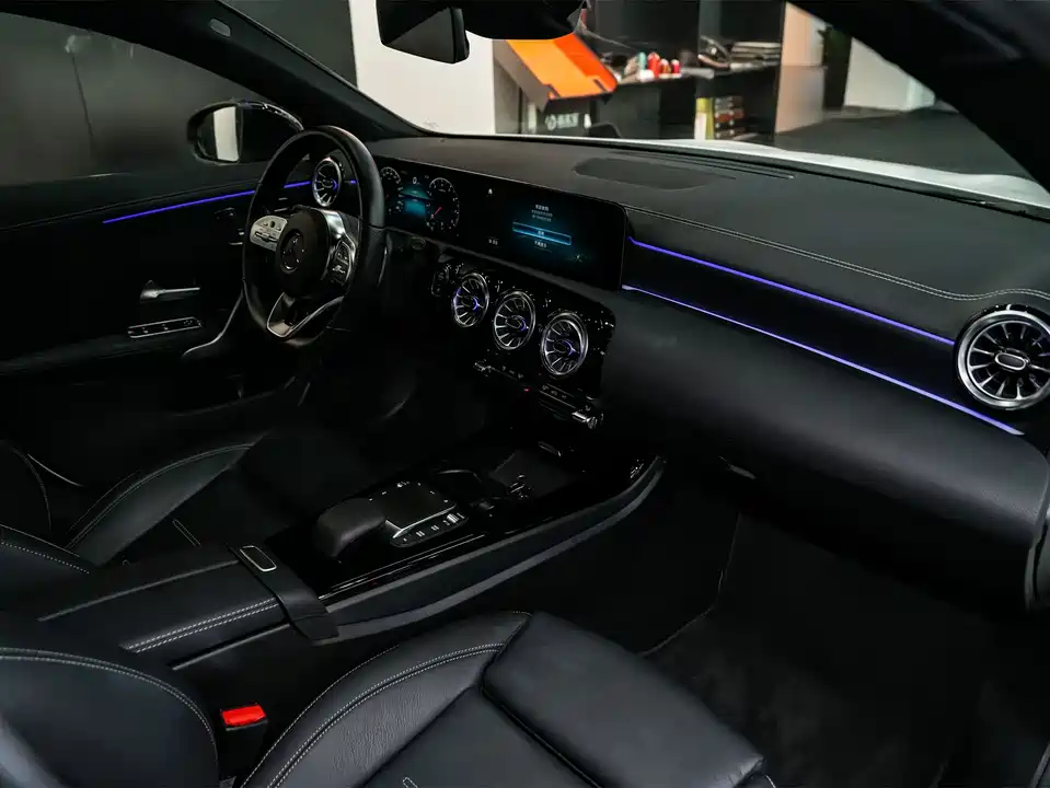 Mercedes-Benz CLA