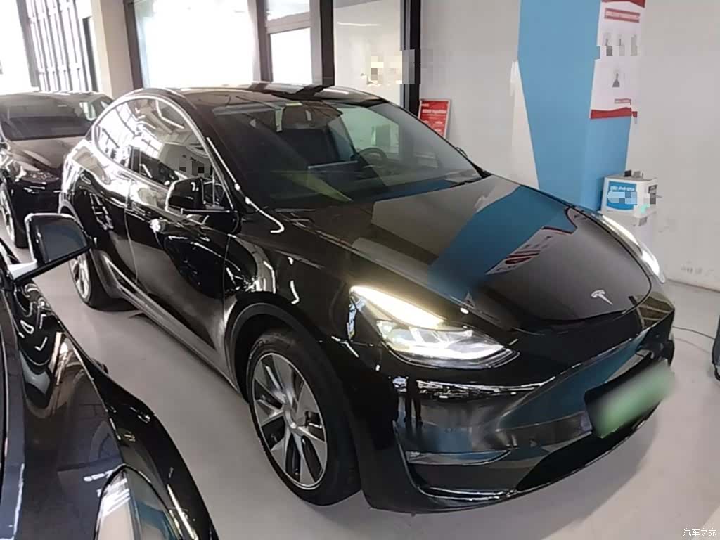 Tesla Model Y, 2021 4
