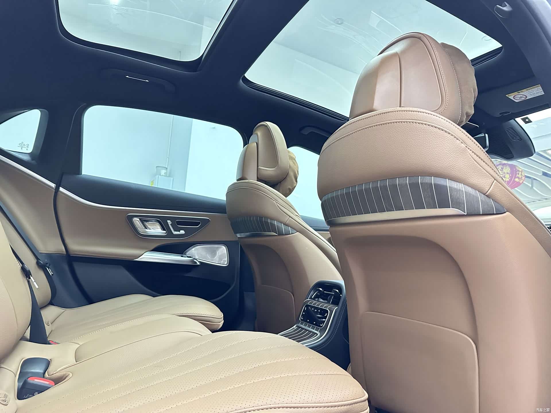Mercedes-Benz E-Class, 2025 16