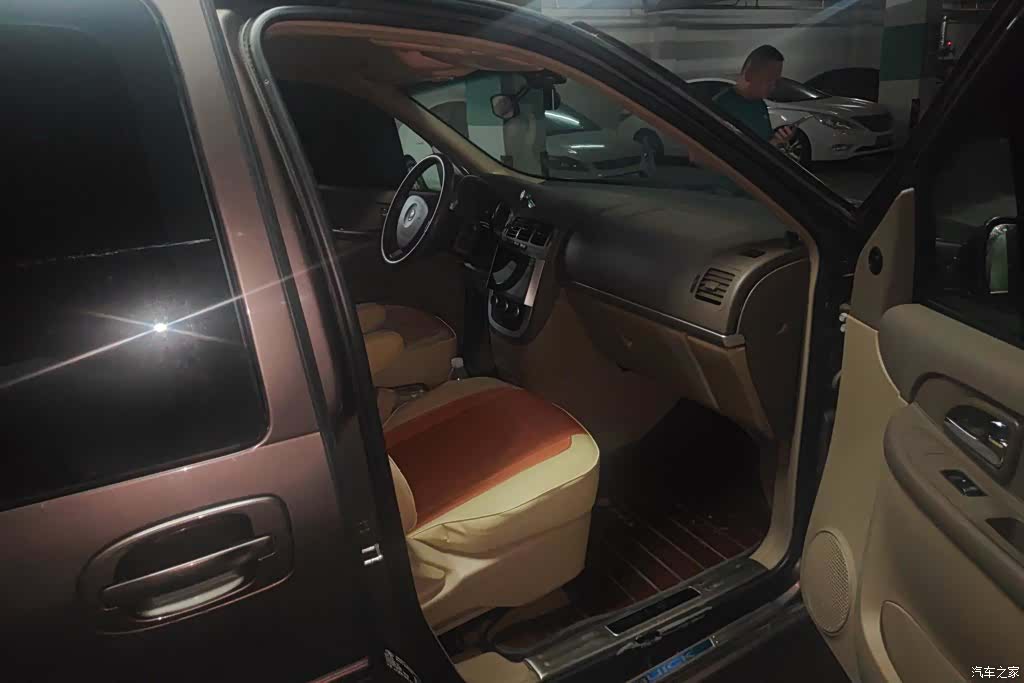 Buick GL8, 2017 8