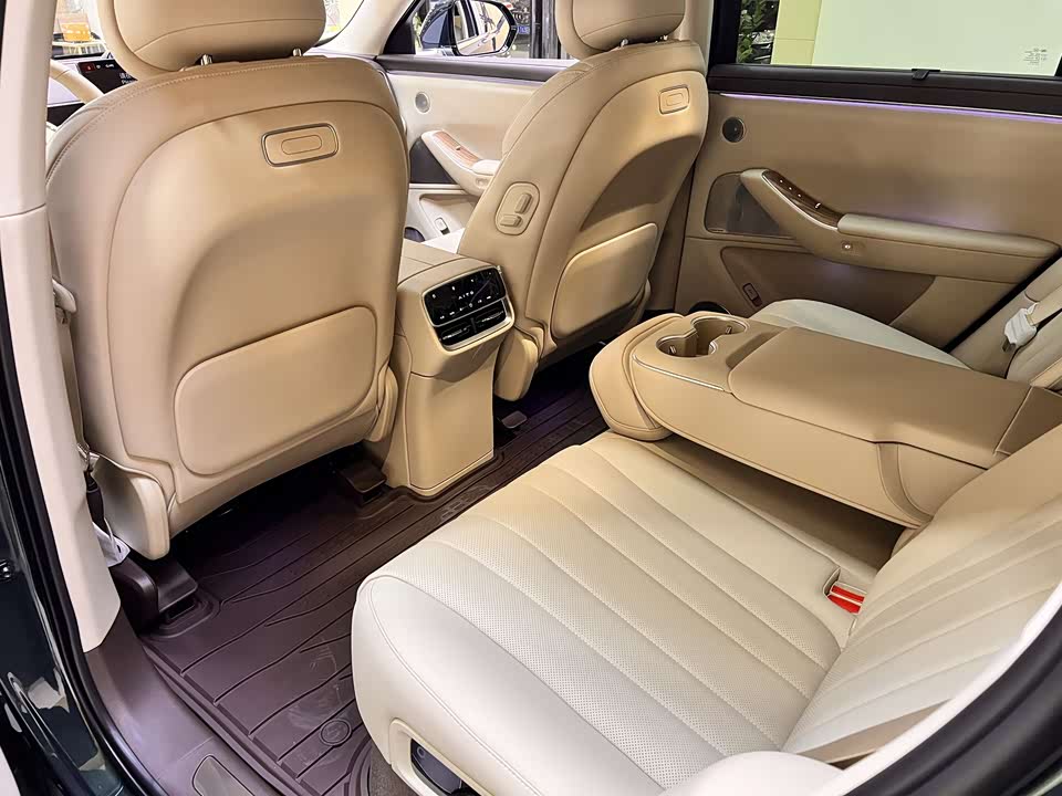 AITO Ask the world M7