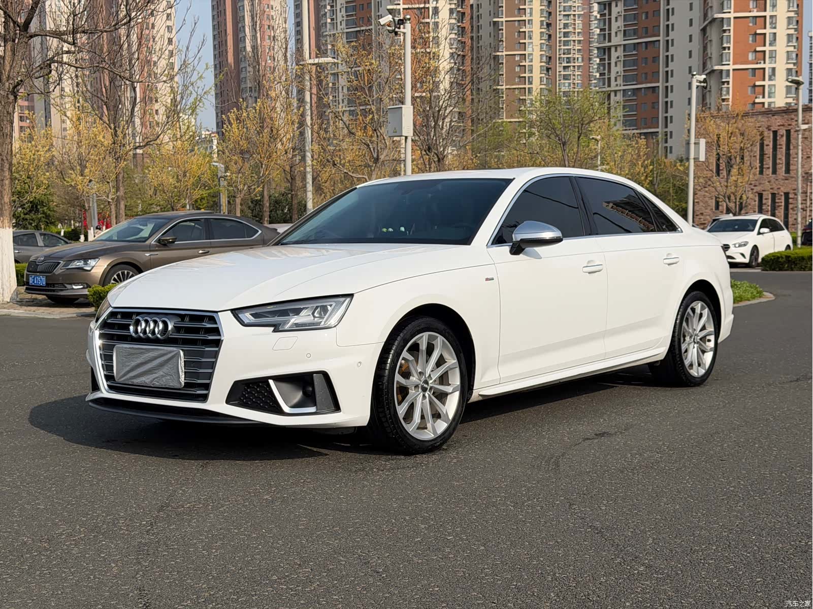 Audi A4L, 2019 1