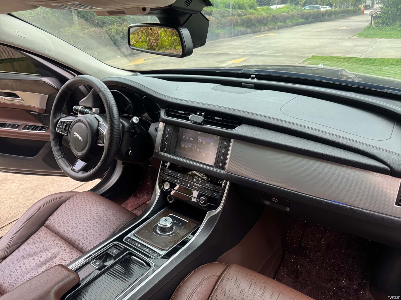 Land Rover XFL, 2016 11