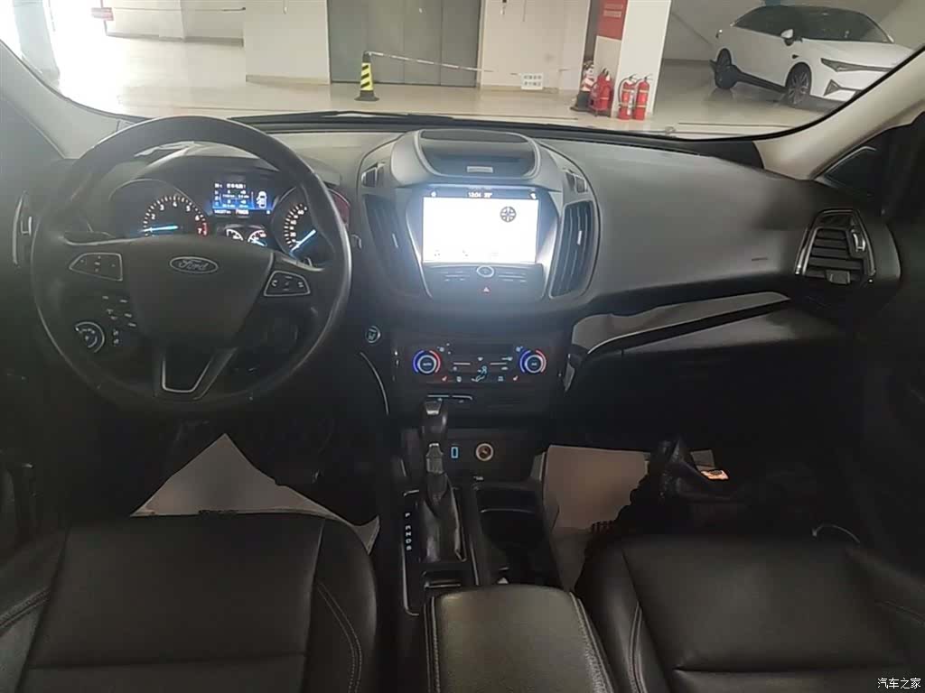 Ford Kuga, 2017 10