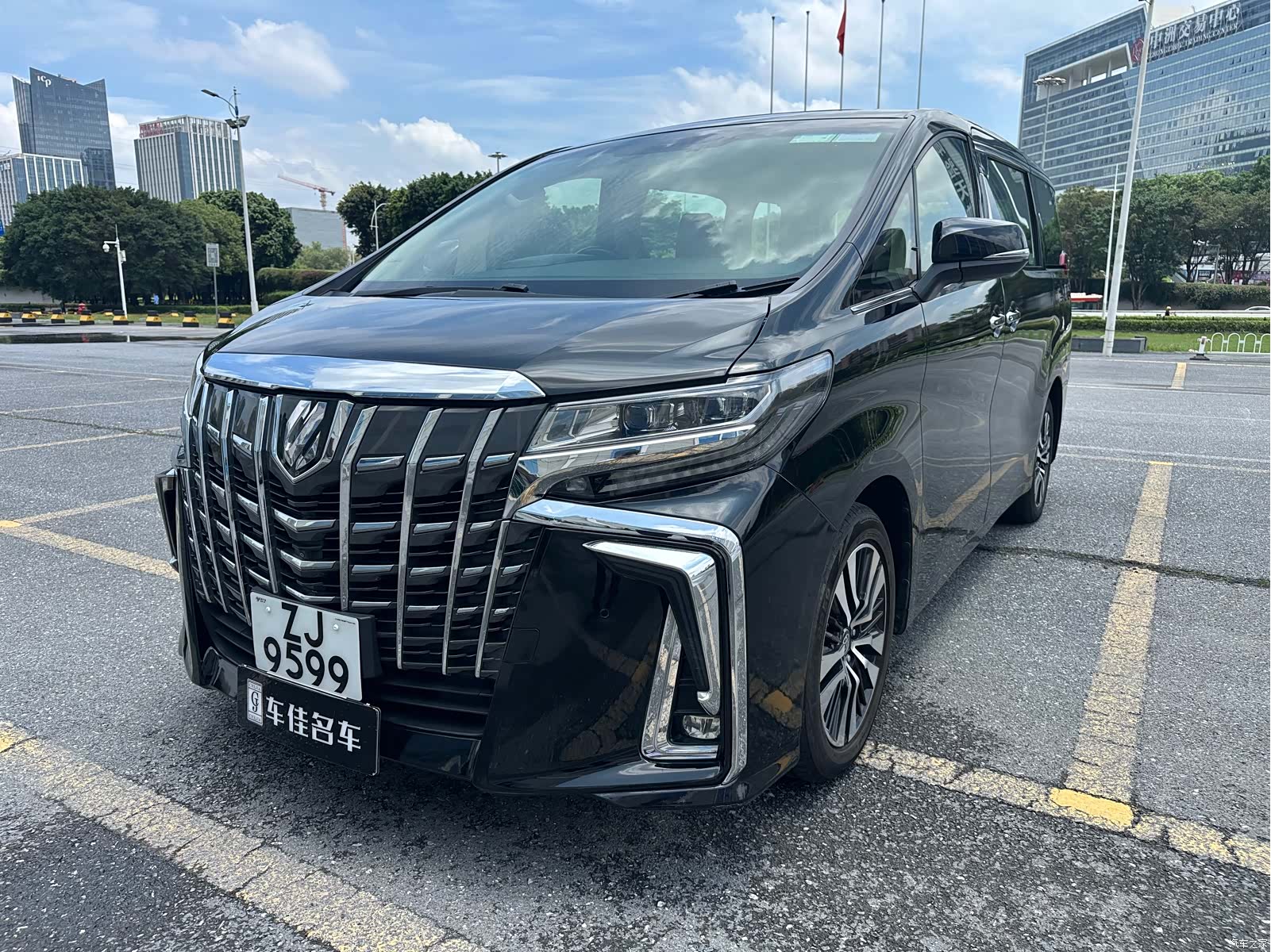 Toyota Alphard, 2019 1