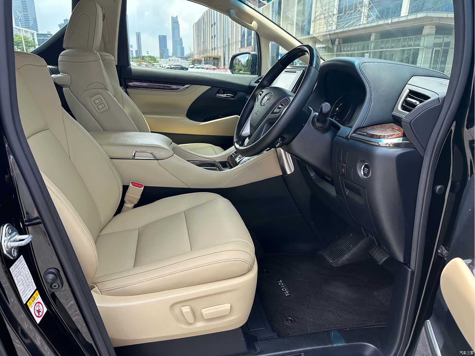 Toyota Alphard, 2019 7