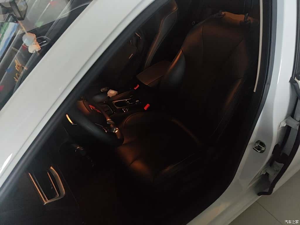 Roewe i5, 2021 15