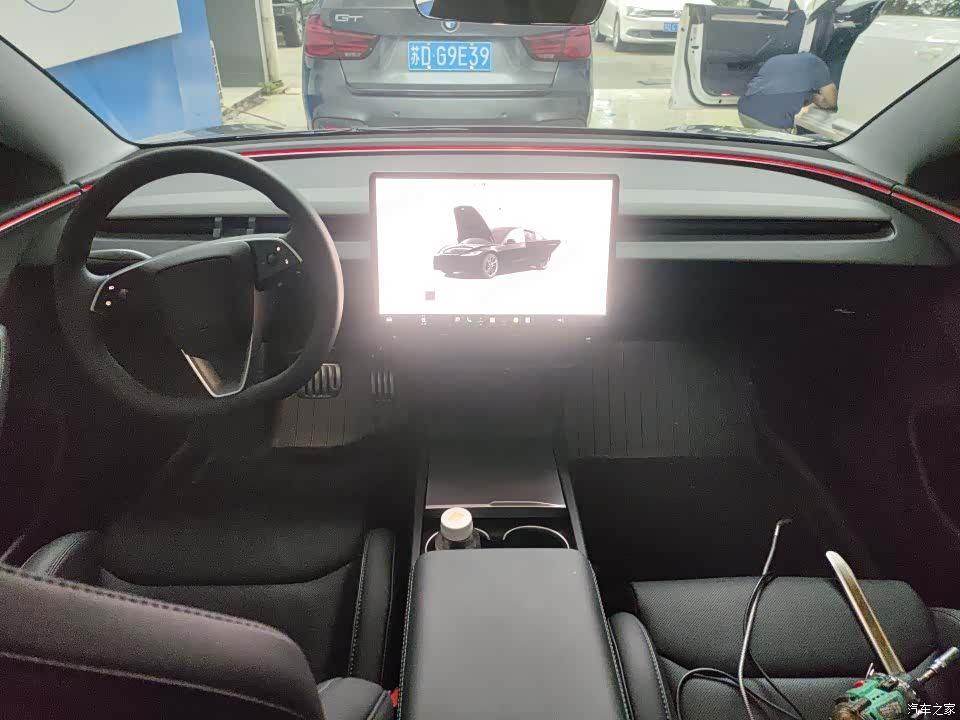Tesla Model 3, 2026 7