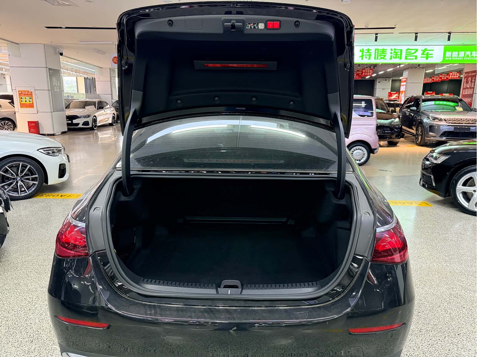 Mercedes-Benz E-Class, 2025 18