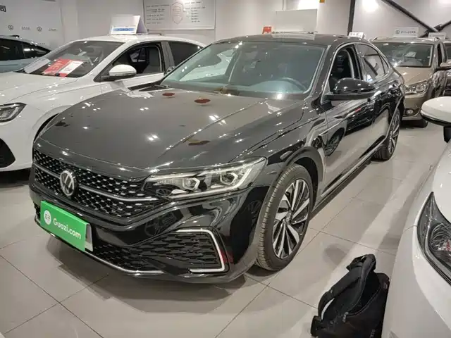 Volkswagen Passat 2022 — купить из Китая под заказ