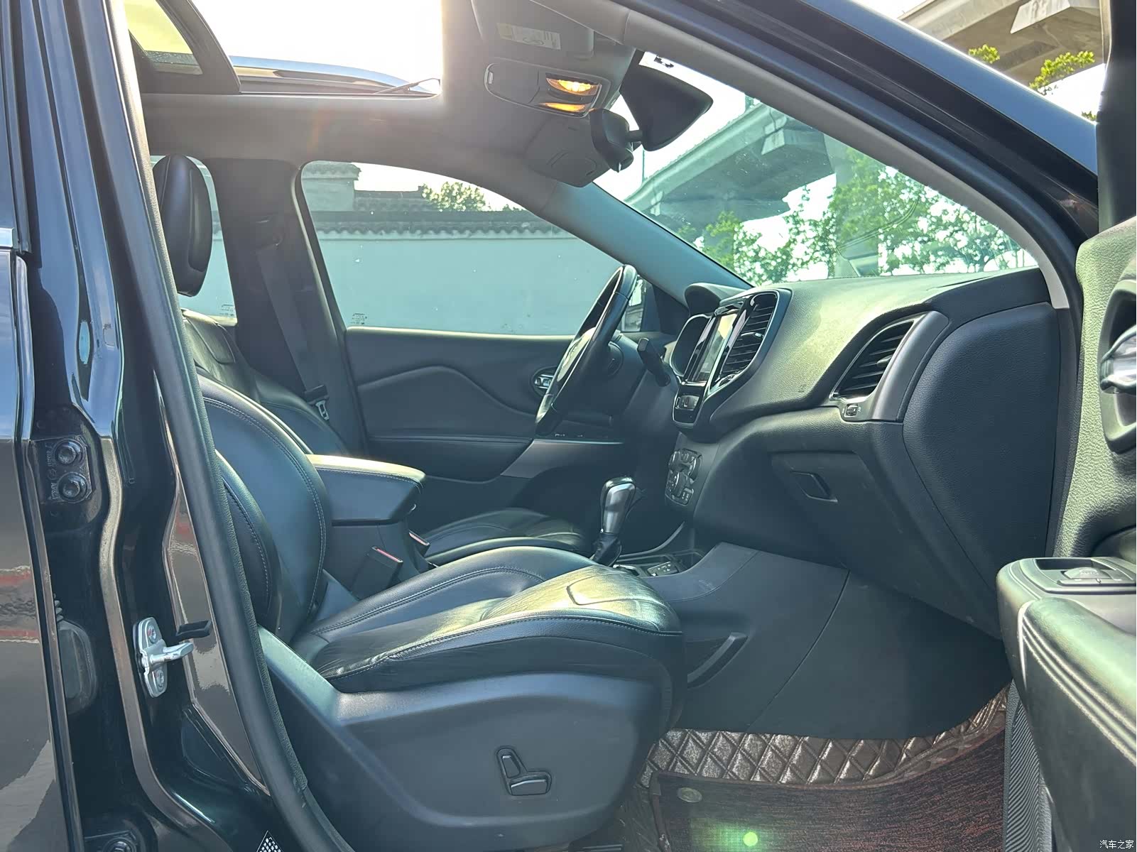 Jeep Cherokee, 2019 8
